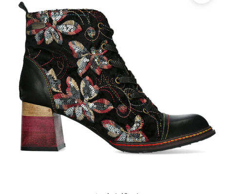 Laura Vita Rejineo Ankle Boot in Noir